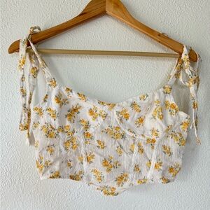 5 for $35! Floral cage crop top tie sleeve